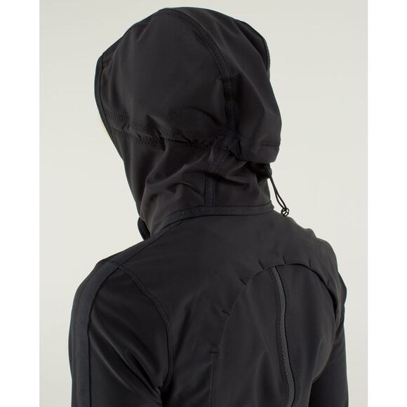 Lululemon Keep It Up Weather Resistant Softshell Jacket in Black size 4 - Picture 14 of 16